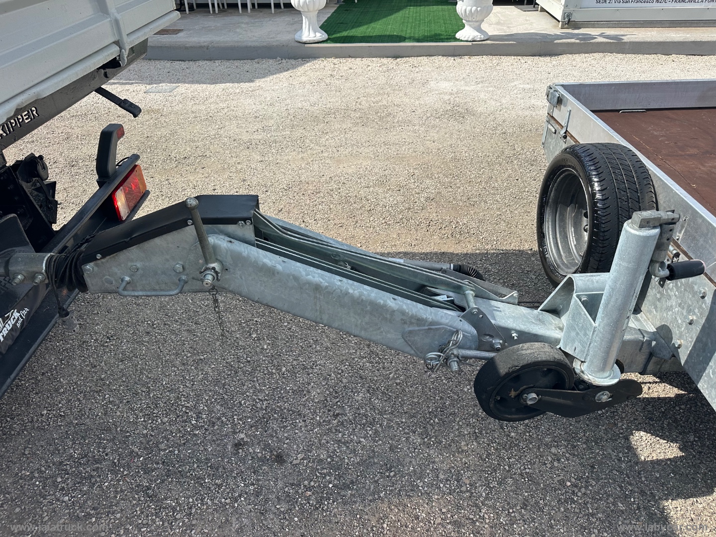 LONGO CARRELLO RIMORCHIO PIANALE 35Q.LI 3 ASSI CON RAMPE - immagine 8