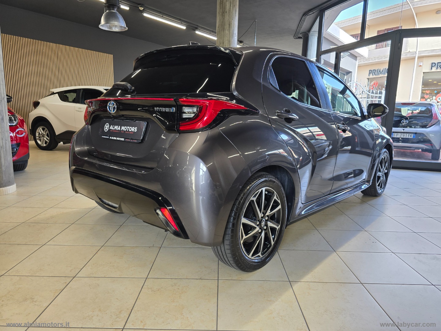 Yaris 1.5 Hybrid 5p. Lounge - immagine 8