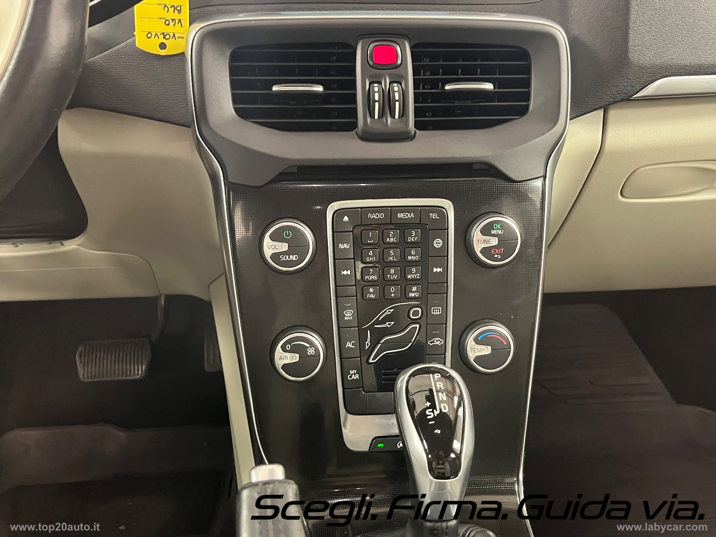 V40 D2 Geartronic Momentum|FARI LED|8 GOMME|PELLE - immagine 8