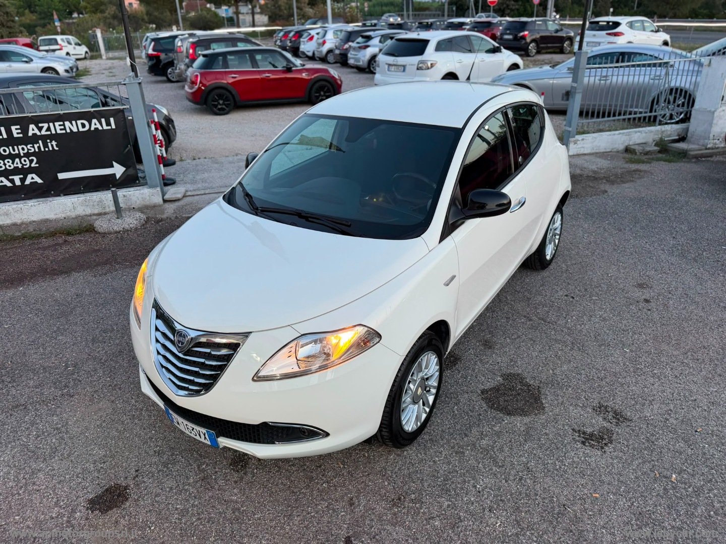 Ypsilon 0.9 T.Air 85CV 5p. Met.Ec. Gold - immagine 8