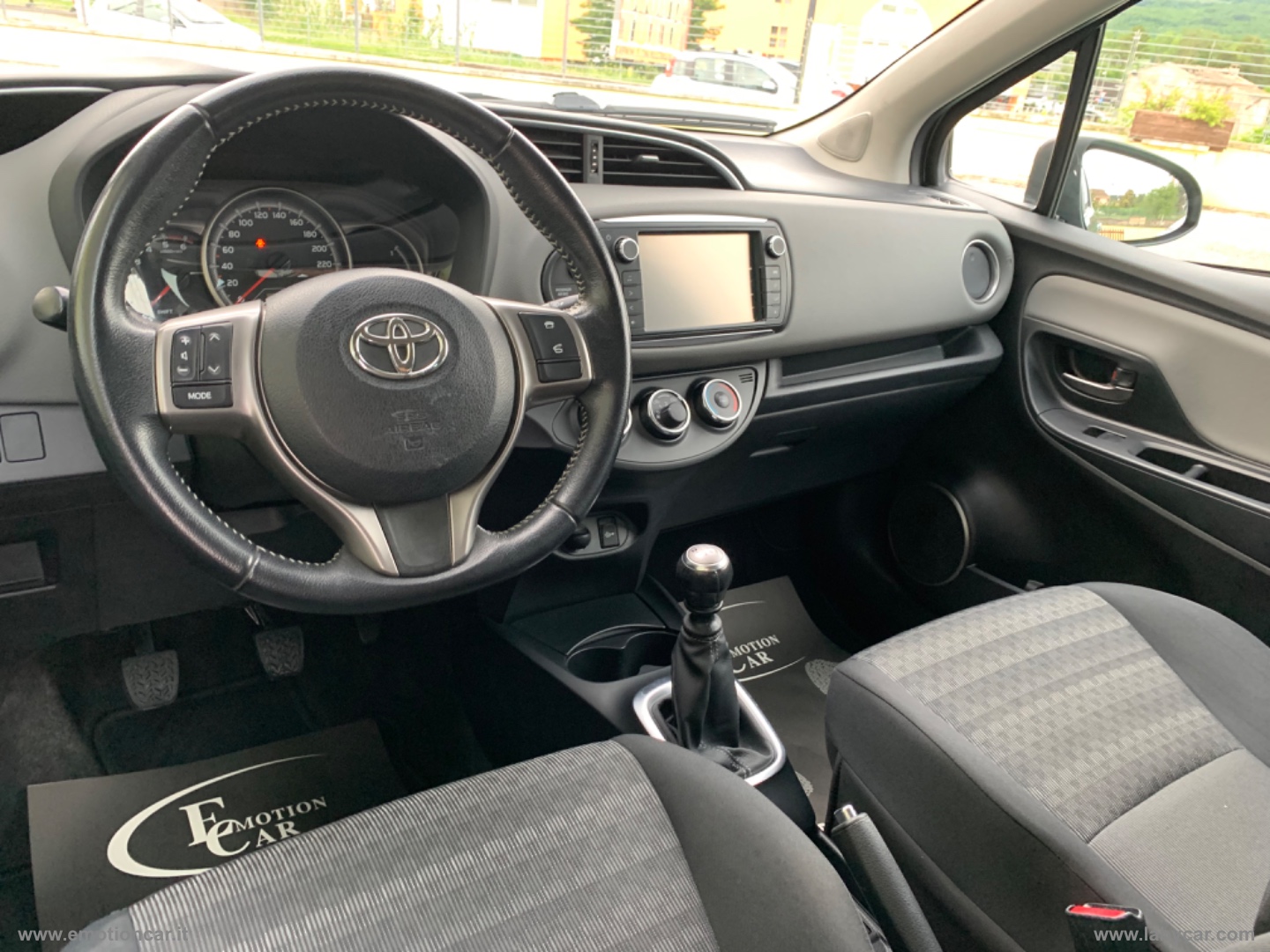 Yaris 1.4 D-4D 5p. Lounge -2016 - immagine 8