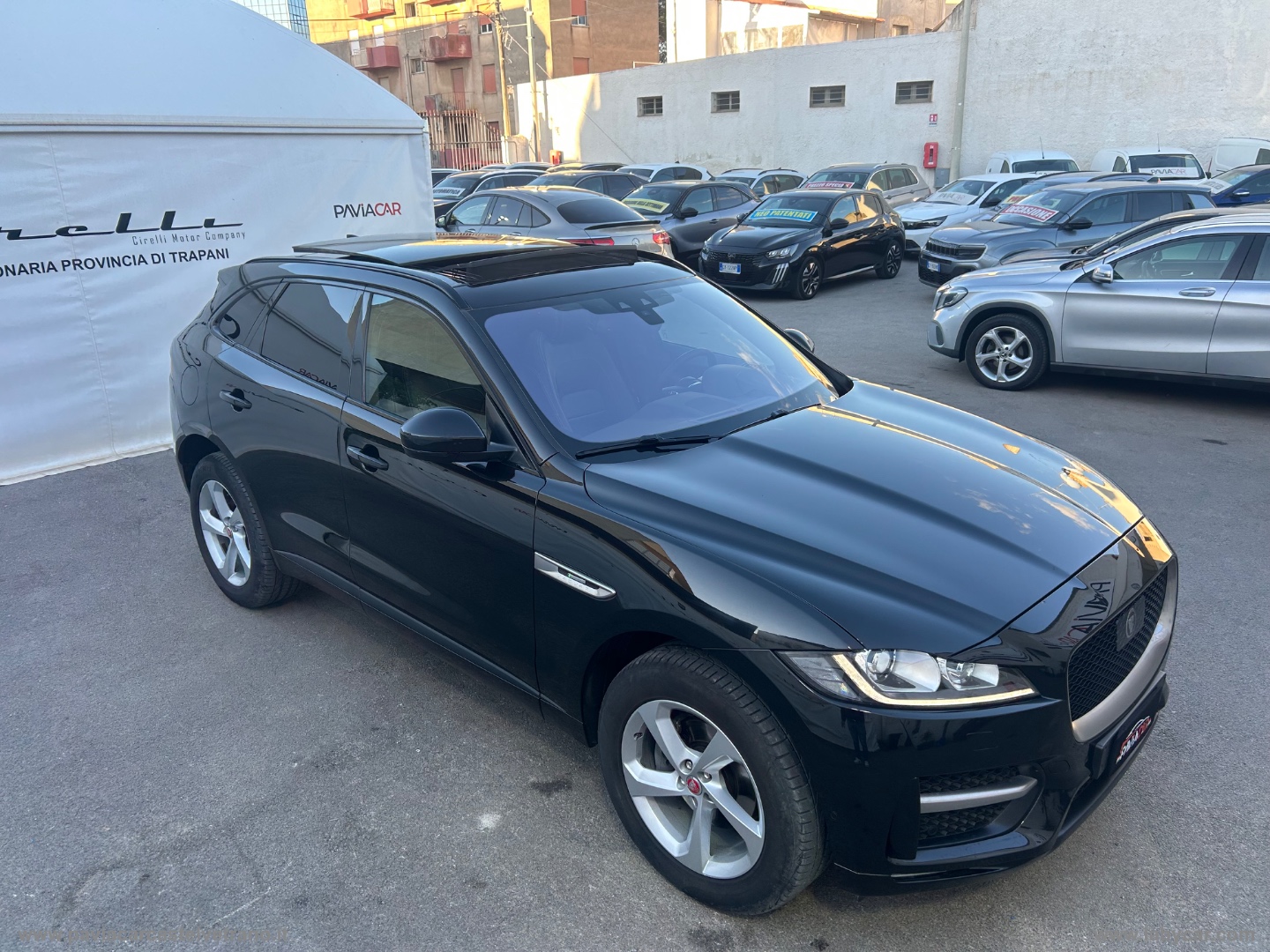 F-Pace 2.0 D 180 CV AWD aut. R-Sport - immagine 8