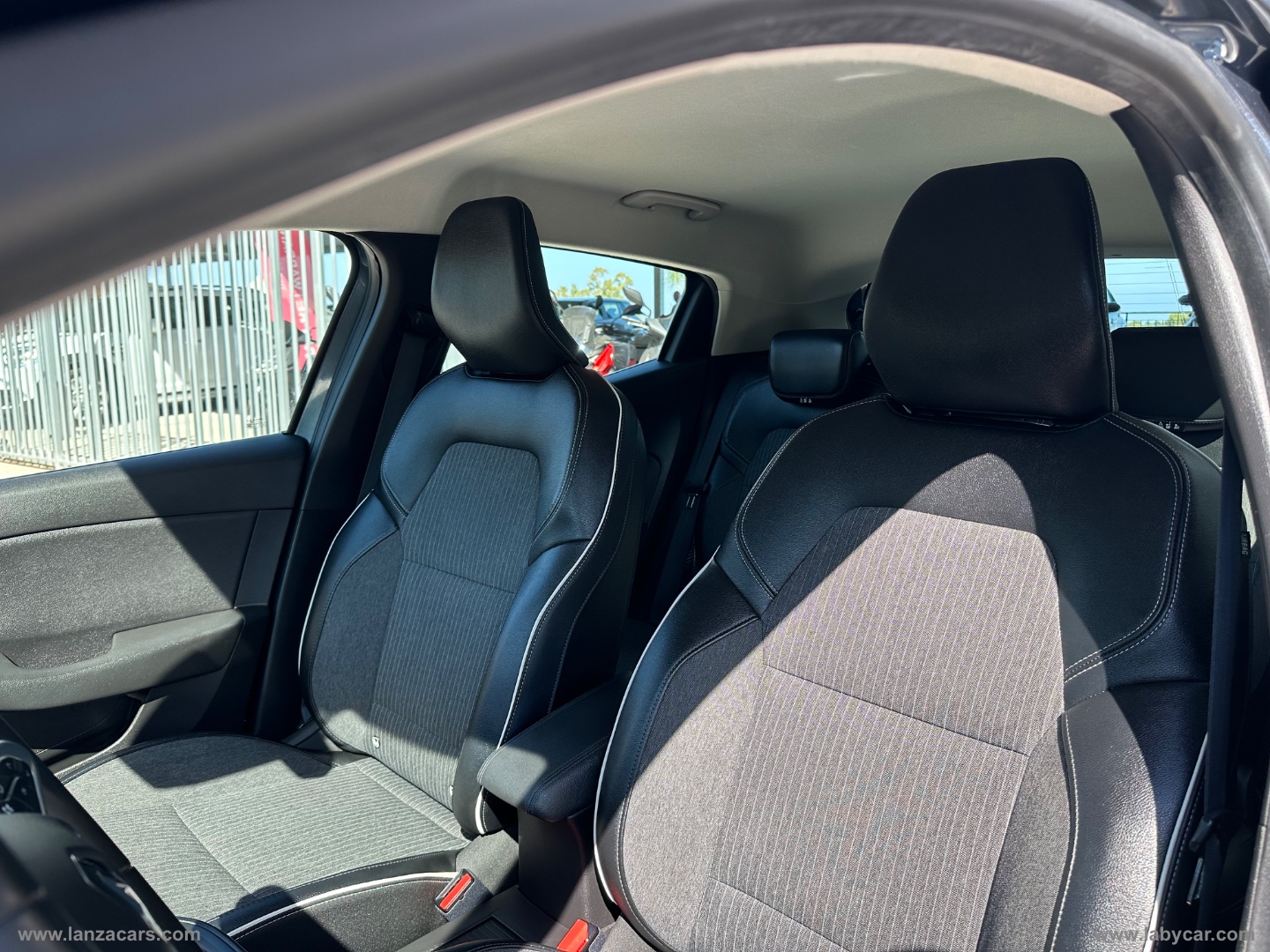 Clio Hybrid E-Tech 140 CV 5p. E-Tech - immagine 8