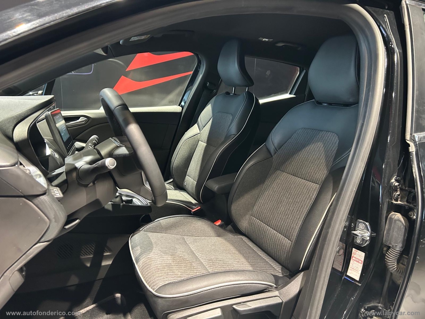 Clio TCe 100 CV GPL Intens - immagine 8