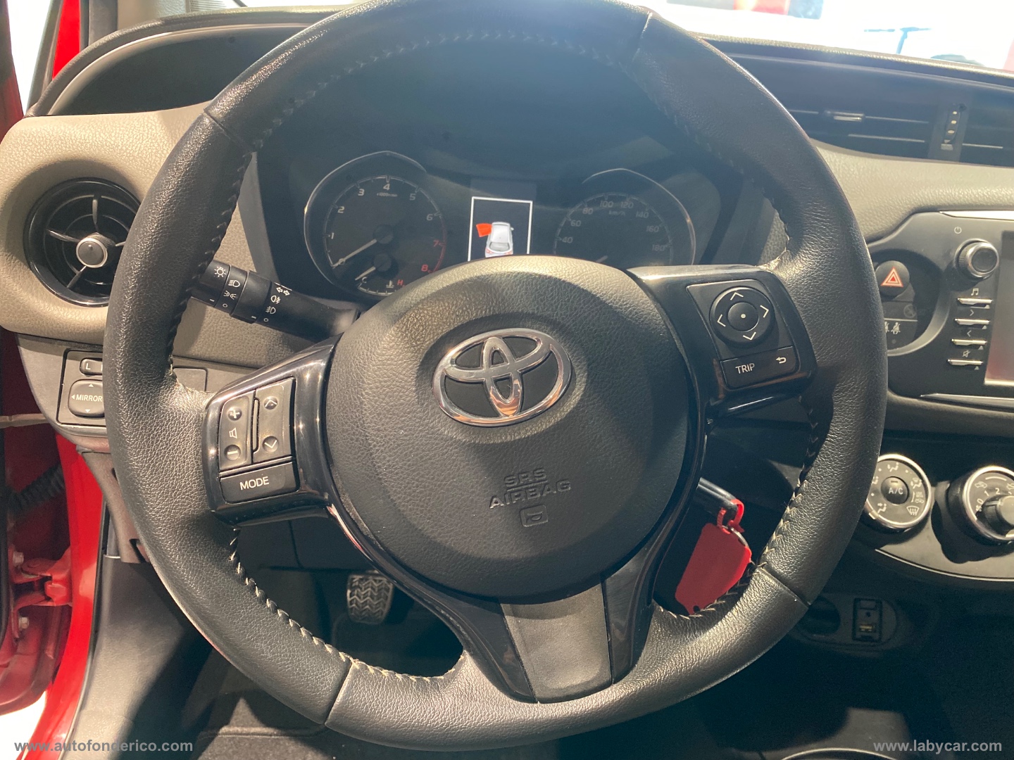 Yaris 1.0 72 CV 5p. Lounge - immagine 8
