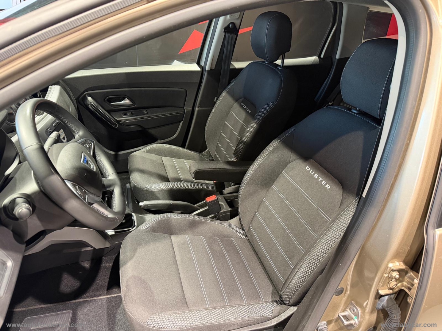 Duster 1.0 TCe 100 CV 4x2 Prestige - immagine 8