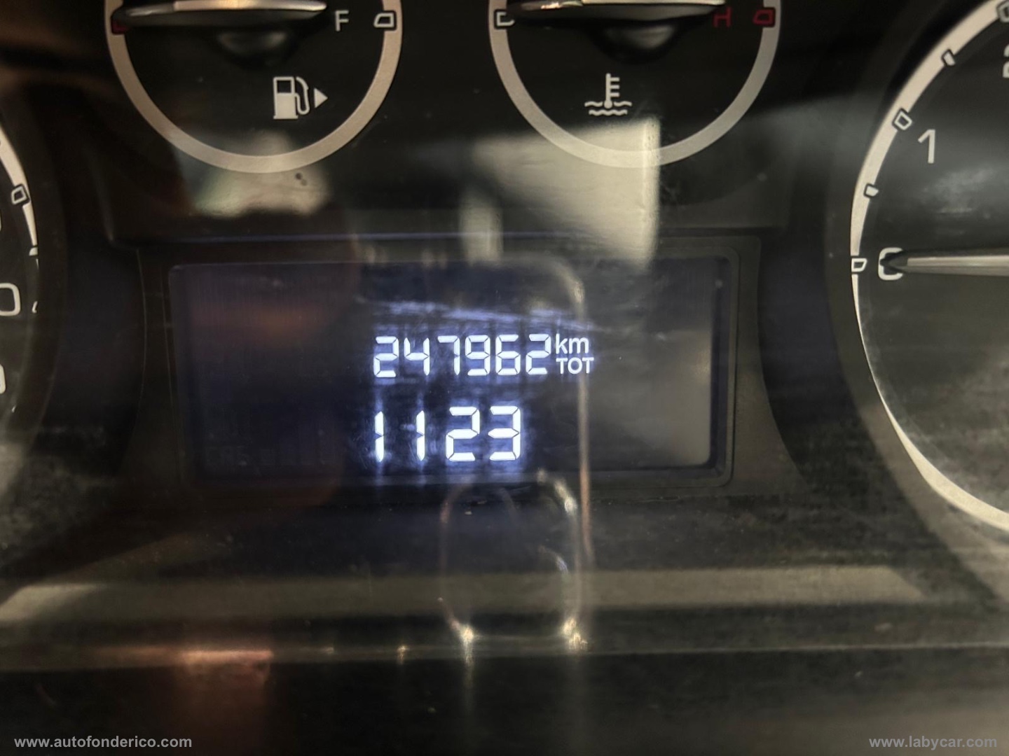 Ypsilon 0.9 T.Air 85CV METANO 5p. Gold - immagine 8