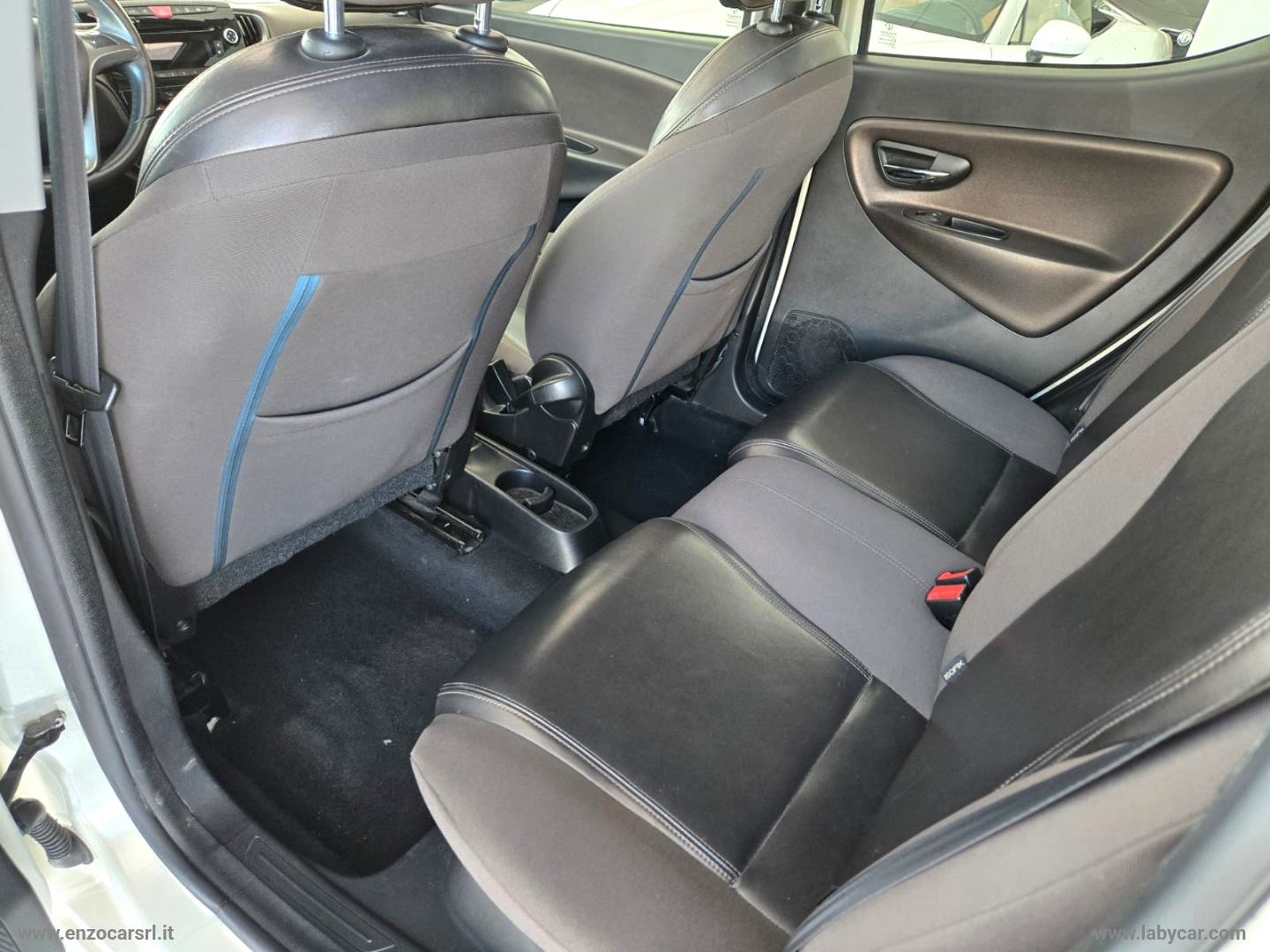 Ypsilon 1.3 MJT 95 CV 5p. S&S Platinum TETTO APRIBILE - immagine 8