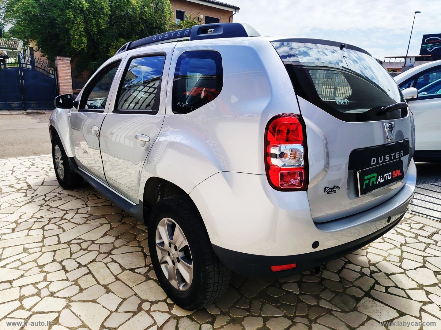 Duster 1.6 110 CV 4x2 Lauréate - immagine 8