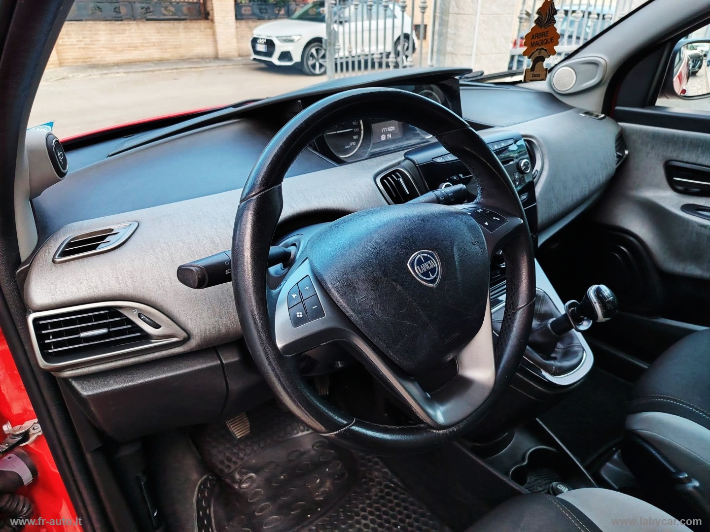 Ypsilon 1.2 69 CV 5p. GPL Ecochic Gold - immagine 8