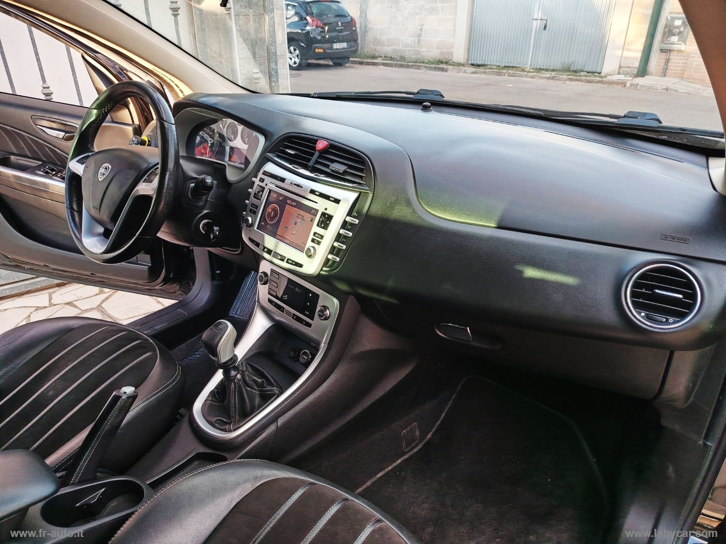 Delta 1.9 MJT Twinturbo Executive - immagine 8