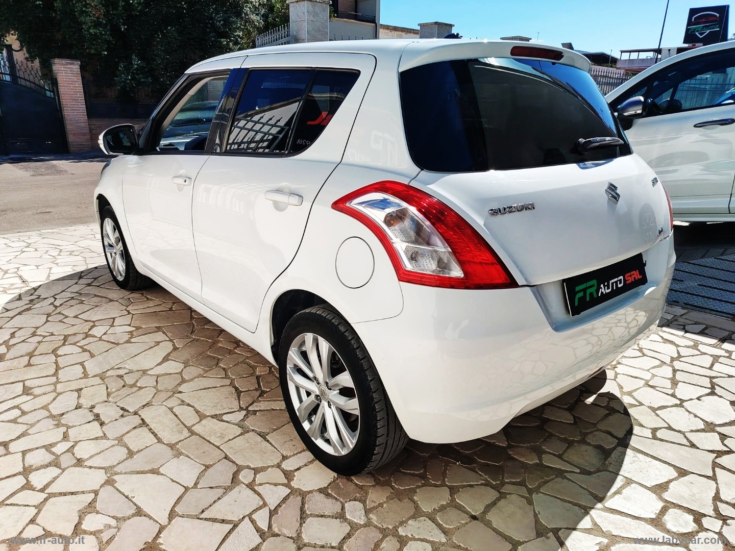 Swift 1.2 VVT 4WD 5p. B-Top Start&Stop - immagine 8