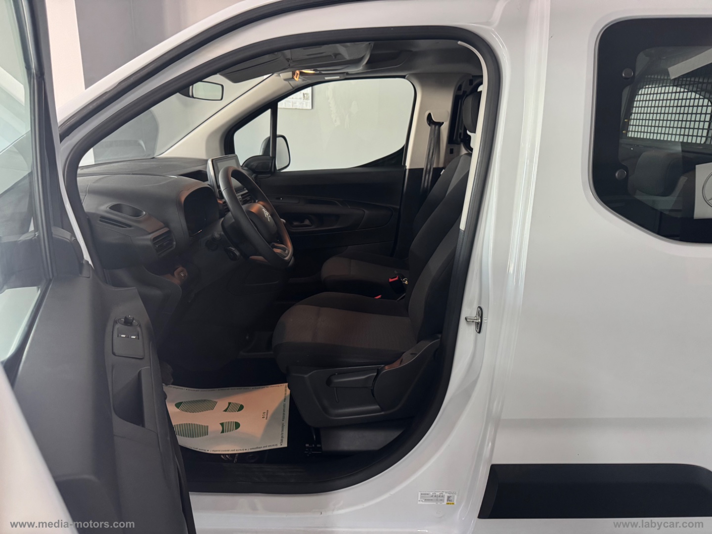 Berlingo BlueHDi 100 S&S Combi Live - immagine 8