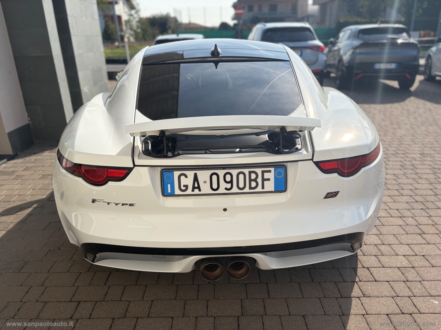 F-Type 2.0 aut. Coupé Chequered Flag - immagine 8