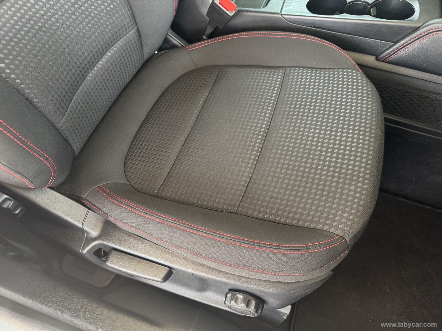 Kuga 2.0 EcoBlue 120 CV aut. 2WD ST-Line - immagine 8
