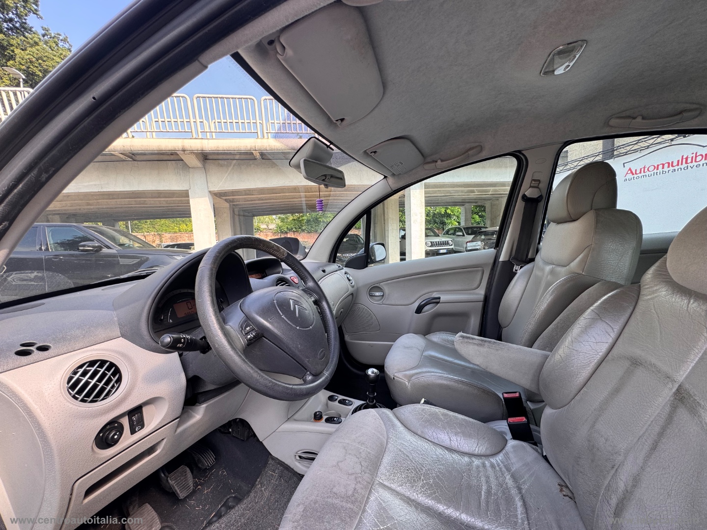 C3 1.4 HDi 70CV Exclusive - immagine 8