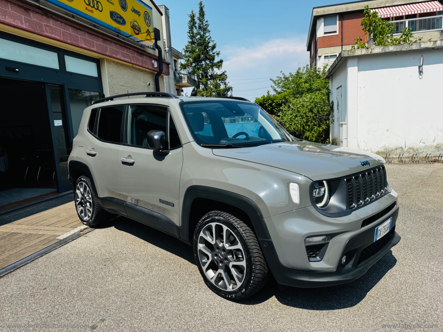 Renegade 1.3 T4 PHEV 4xe Trailhawk - immagine 8
