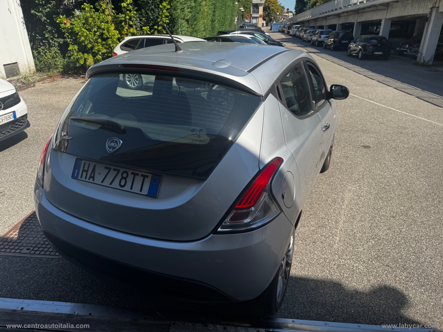 Ypsilon 0.9 T.Air 85 CV 5p. S&S Silver - immagine 8
