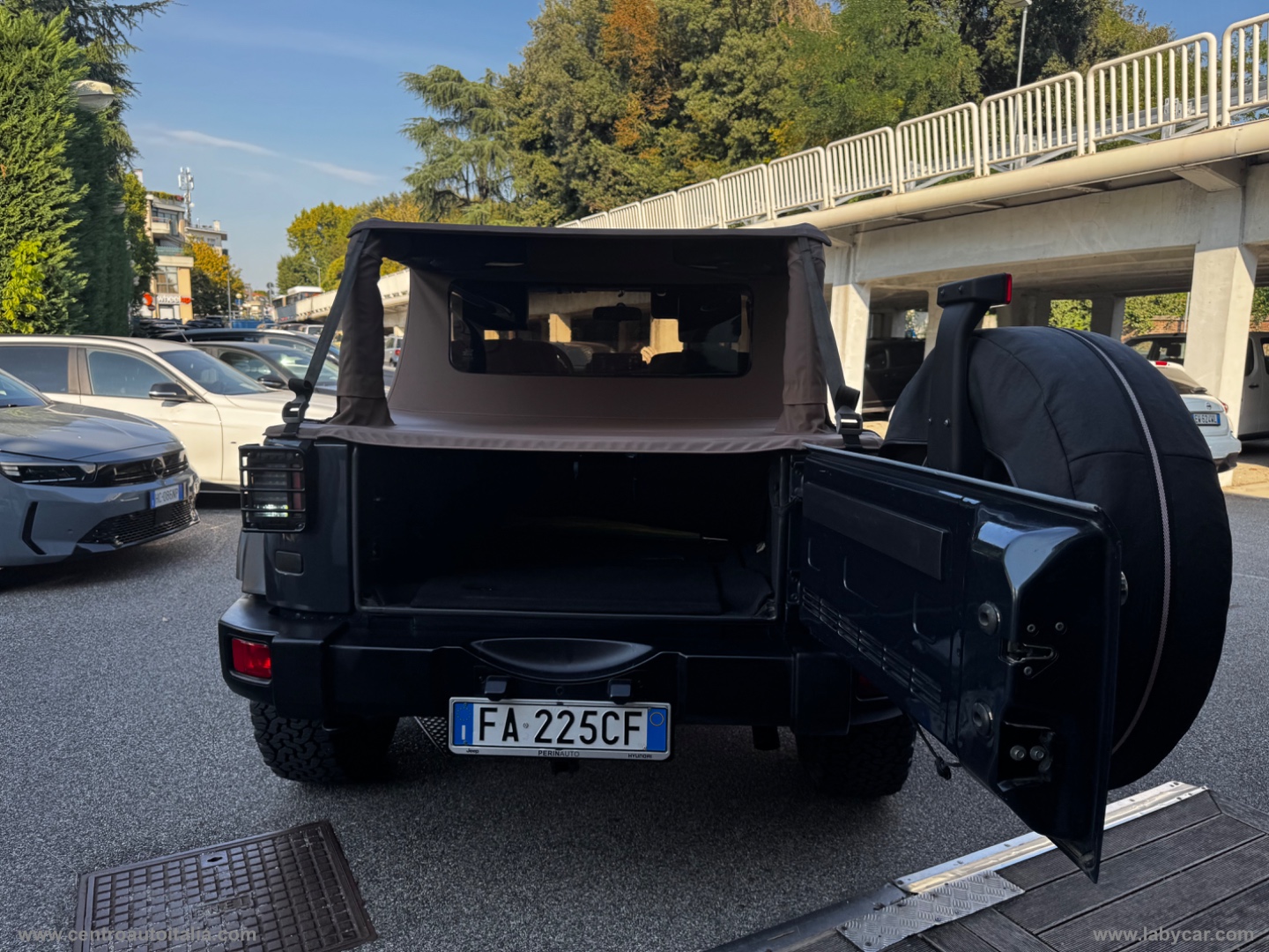 Wrangler 2.8 CRD Sport Auto - immagine 8
