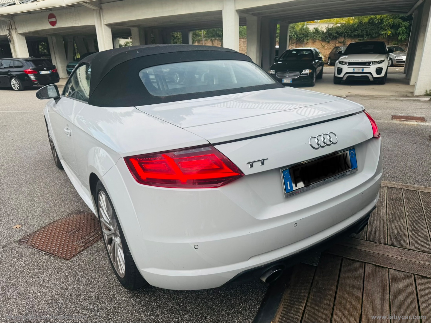 TT Roadster 2.0 TDI quattro S tr. S line - immagine 8