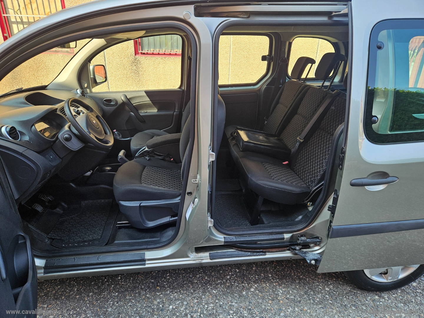 Kangoo 1.5 dCi 75 CV 5p. Attractive - immagine 8