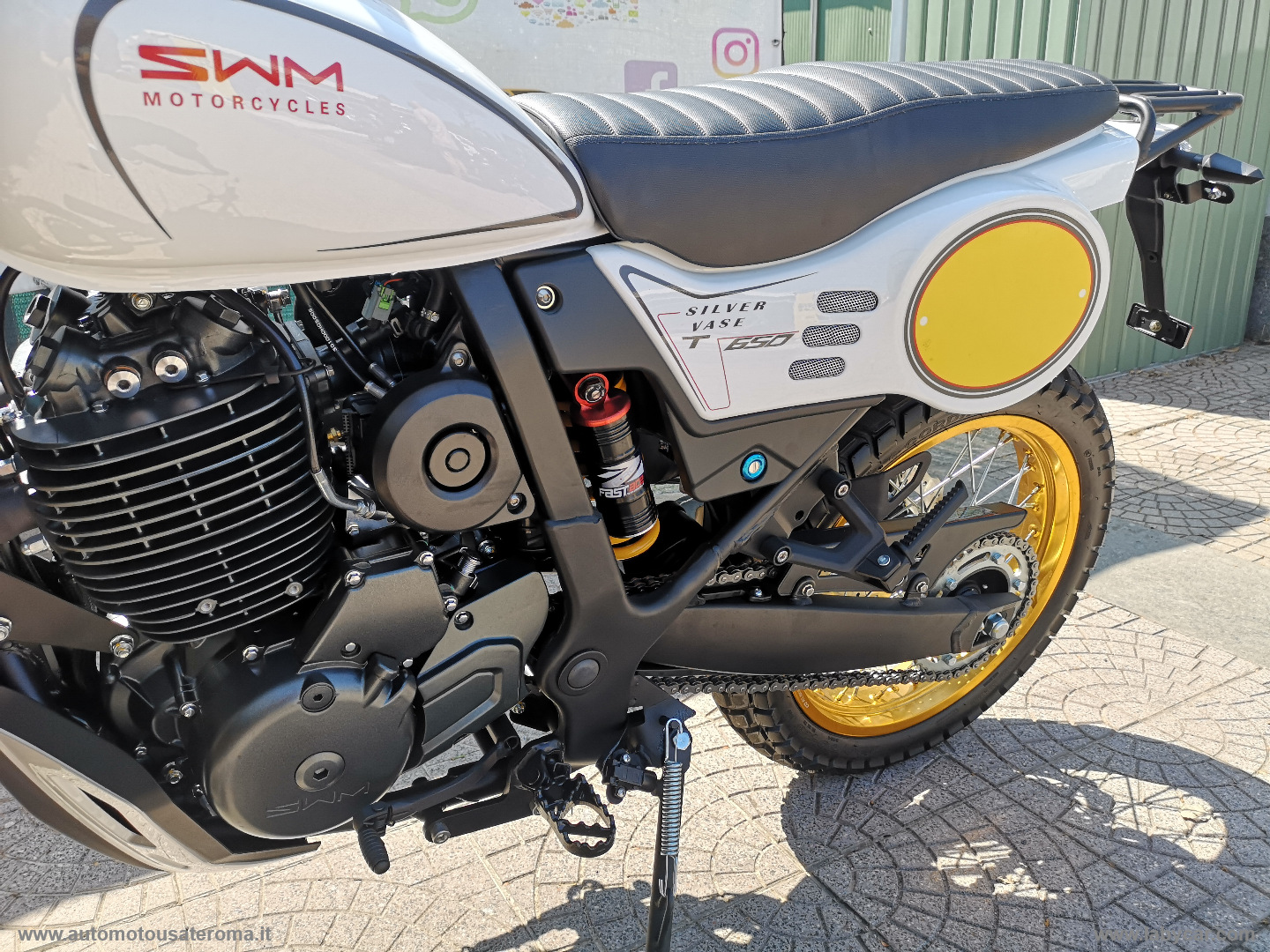 Silver Vase 650 / T RATE AUTO MOTO SCOOTER - immagine 8