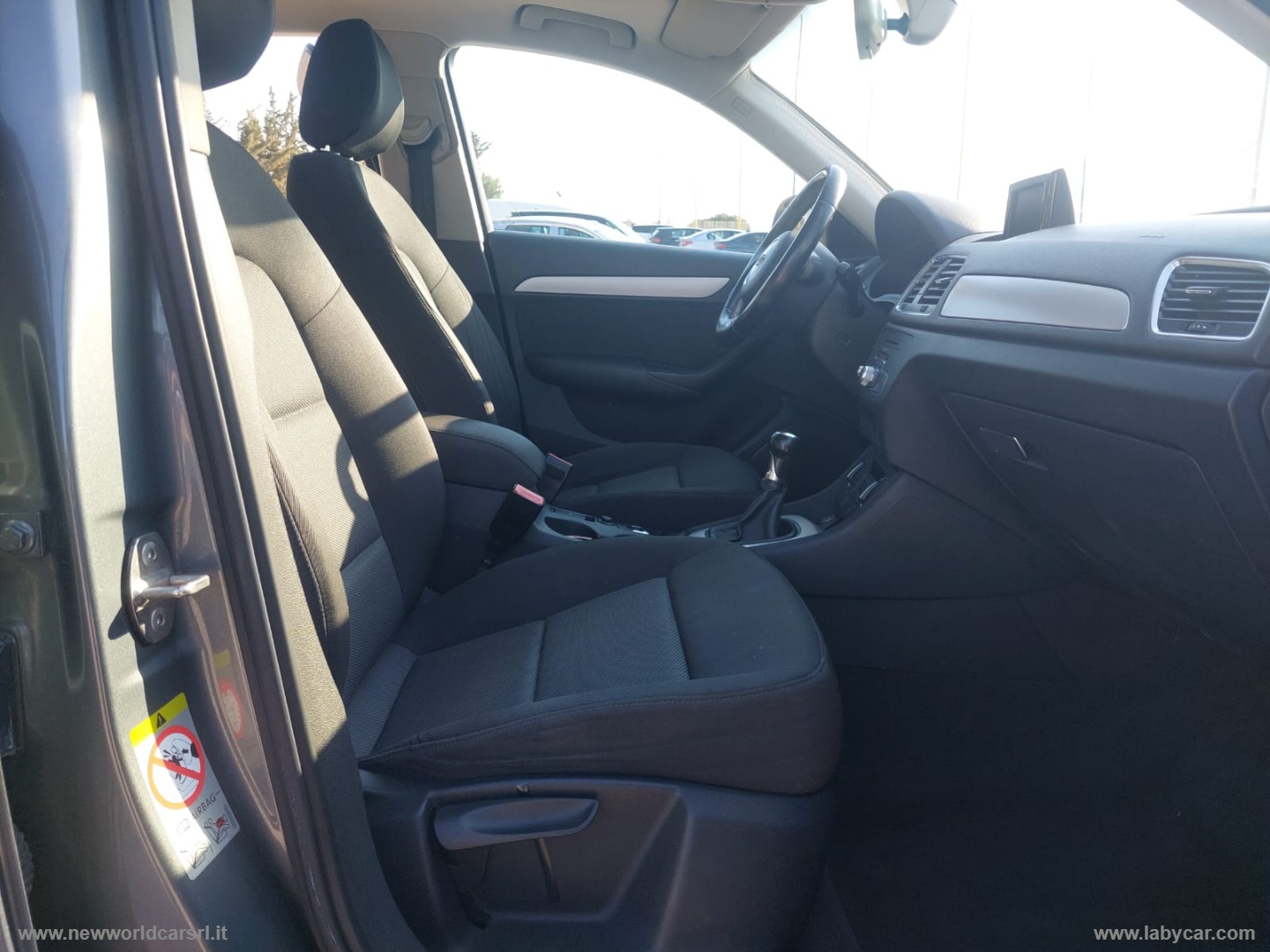 Q3 2.0 TDI 150CV Business - immagine 8