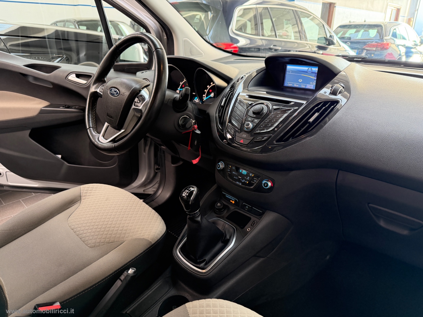 Tourneo Courier 1.0 EcoBoost 100 CV TITANIUM - immagine 8