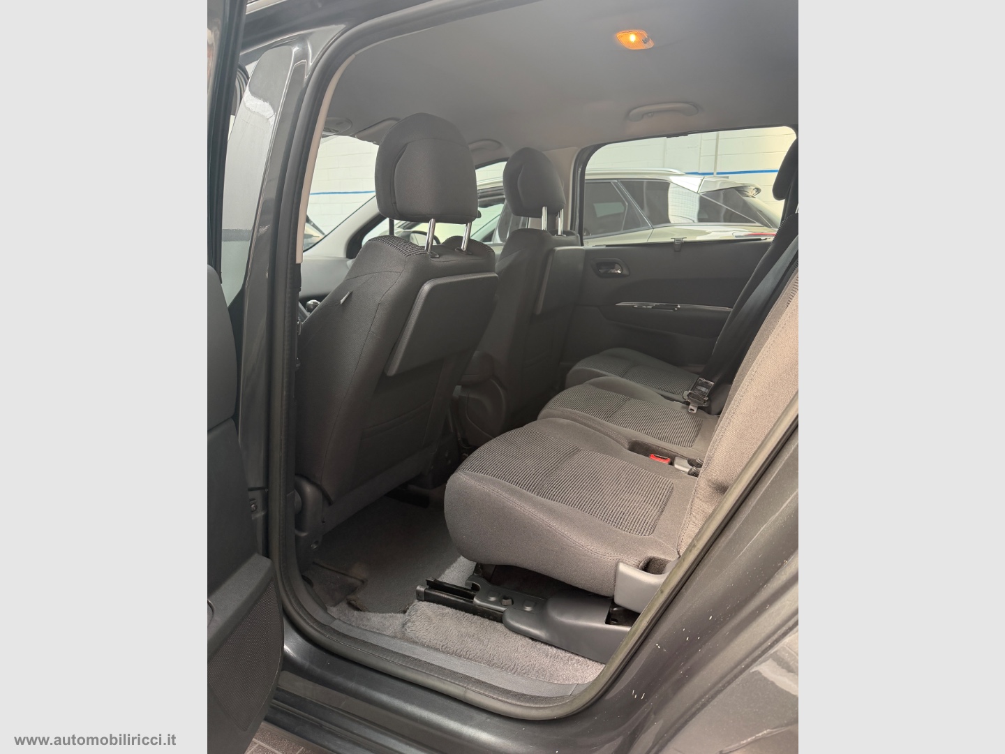 5008 1.6 HDi 115 CV 7 POSTI - immagine 8
