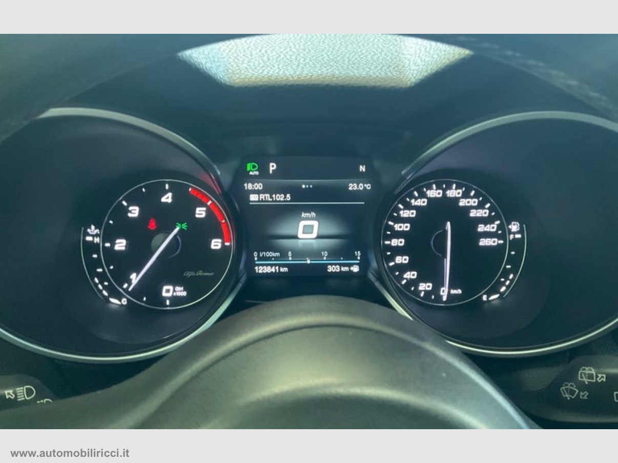 Stelvio 2.2 T.diesel 210CV AT8 Q4 Lusso - immagine 8