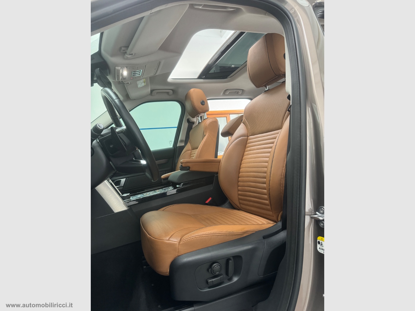 Discovery 2.0 SD4 240 CV HSE Luxury 7 POSTI - immagine 8