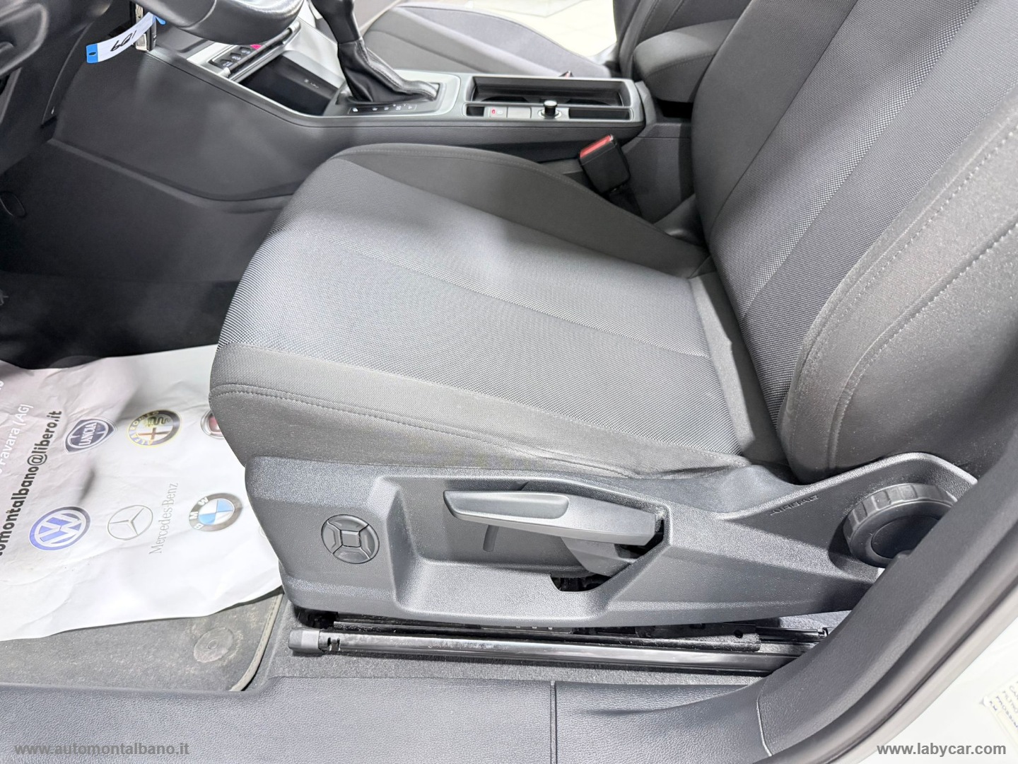 Q3 SPB 35 TDI S tronic Business Plus - immagine 8