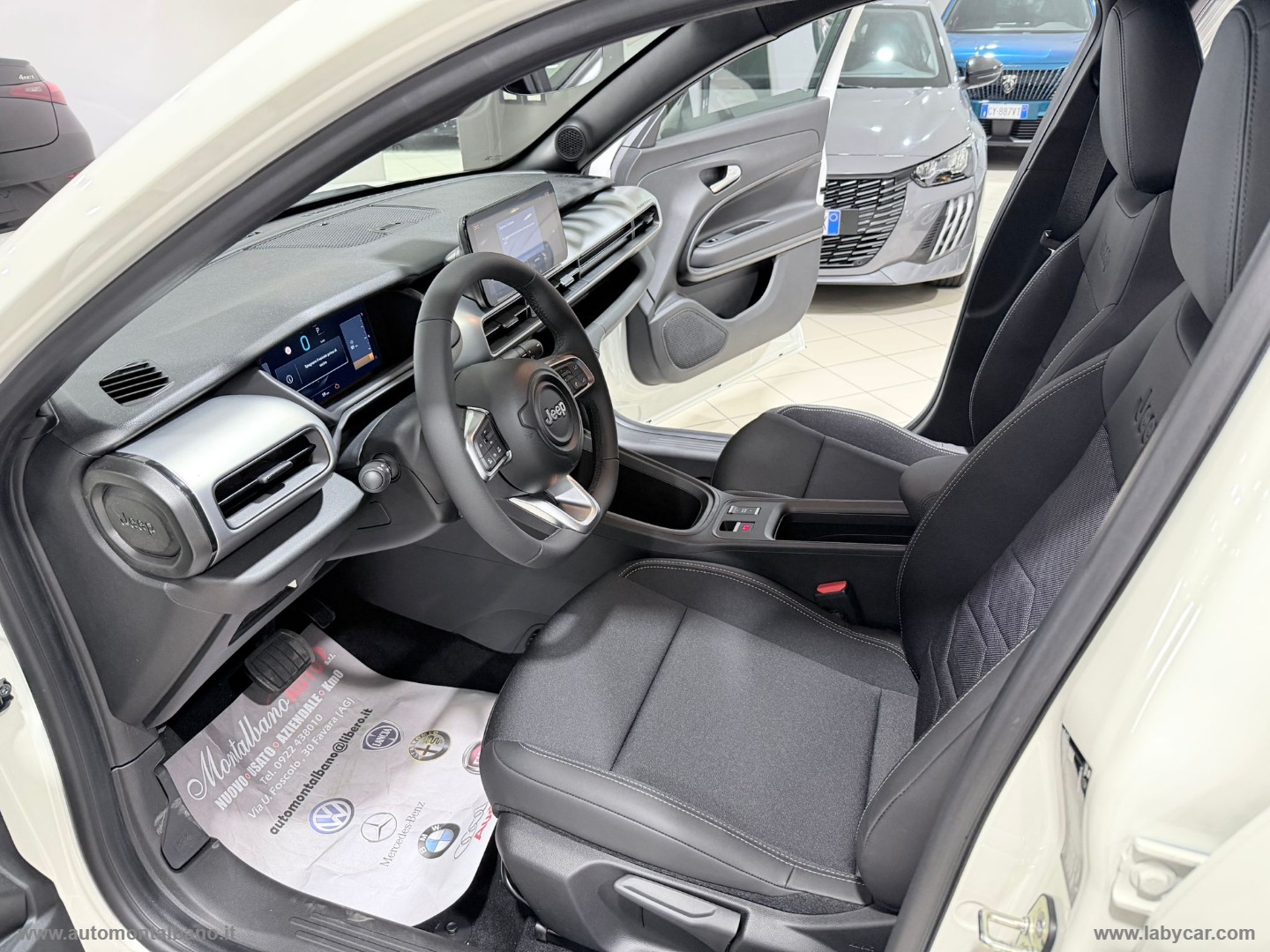 Avenger 1.2 Turbo 110CV e-Hybr.Black Ed. - immagine 8
