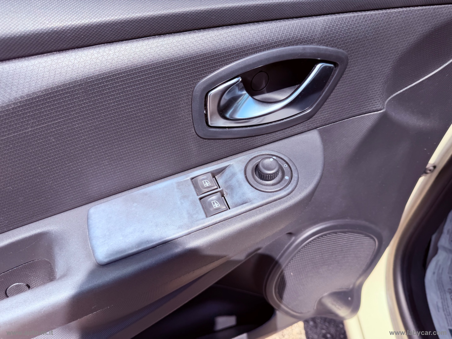 Clio 1.2 75 CV GPL 5p. Live - immagine 8