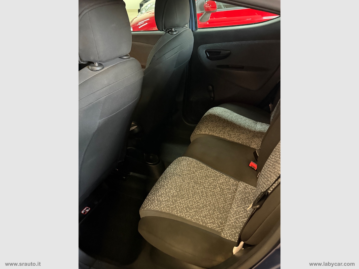 Ypsilon 1.0 FireFly 5pS&S Hyb. Eco Silv. - immagine 8