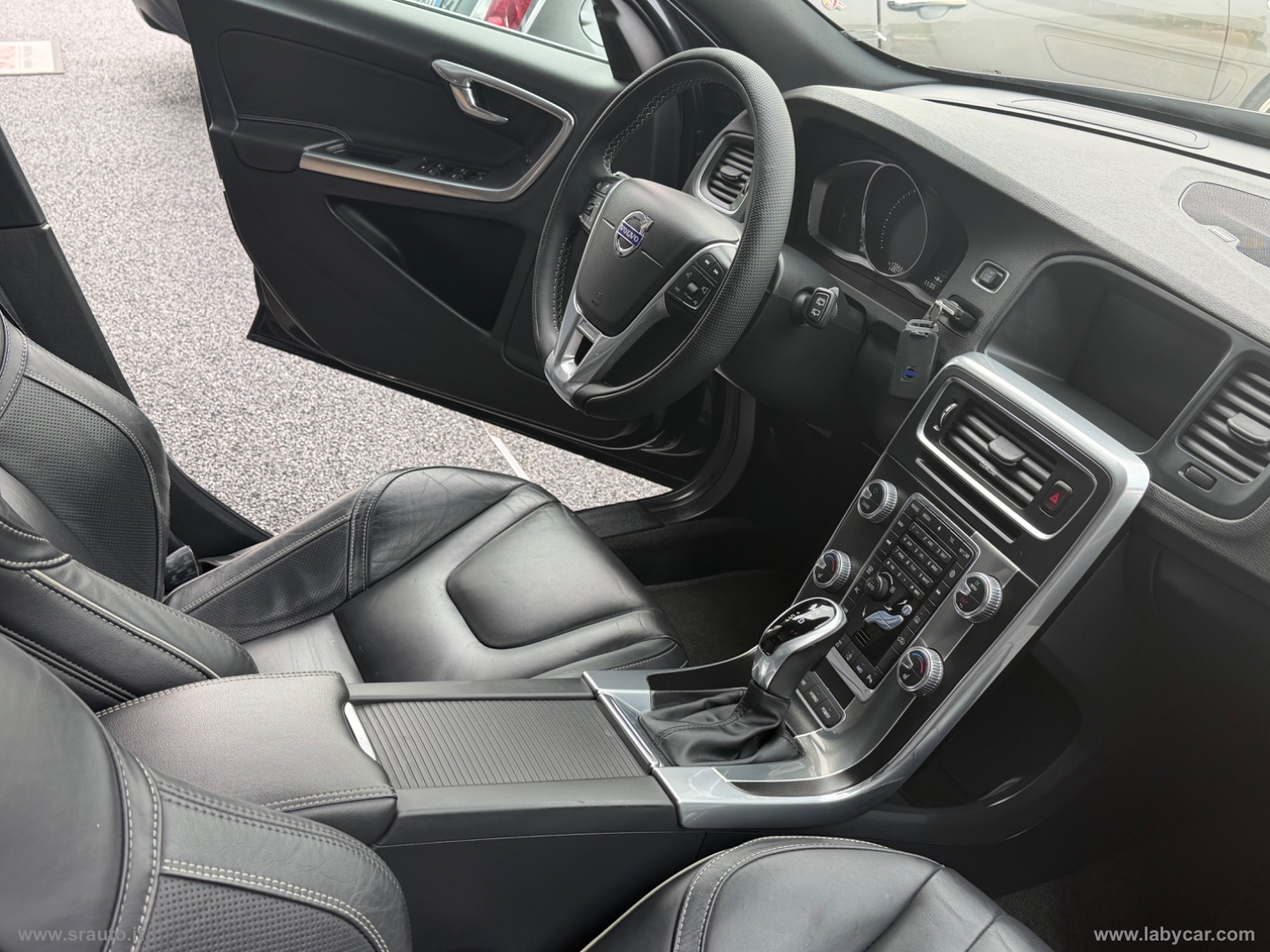 V60 D6 Twin Engine Geartronic Momentum - immagine 8