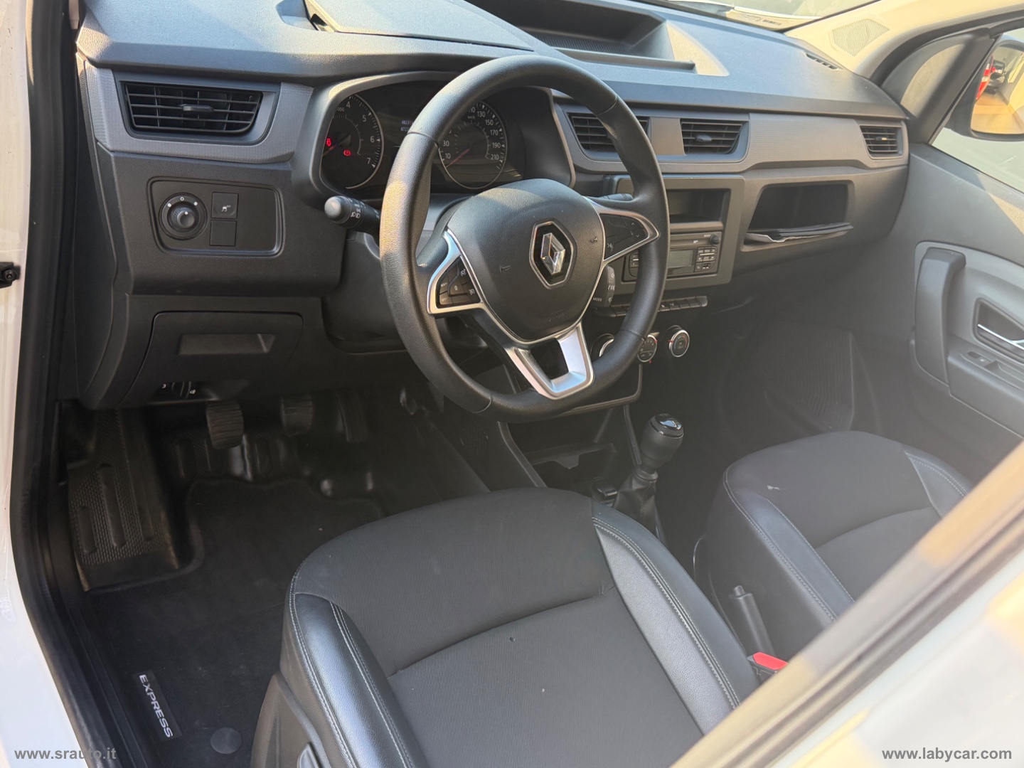 Express 1.4 Blue dCi 75 Van - immagine 8