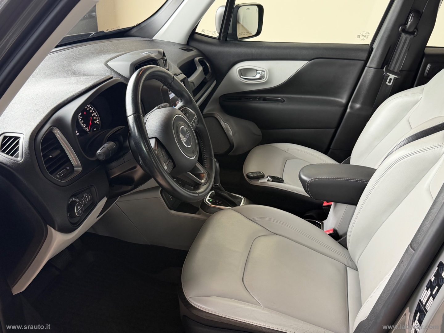 Renegade 2.0 Mjt 140 CV 4WD AD.L.Limited - immagine 8