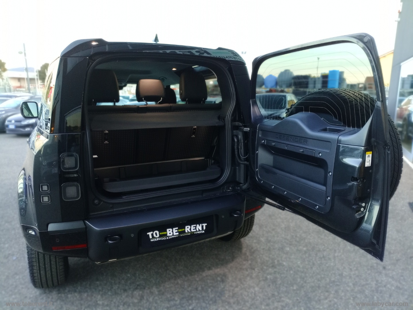 Defender 110 3.0D I6 250 CV X-Dynamic SE - immagine 8