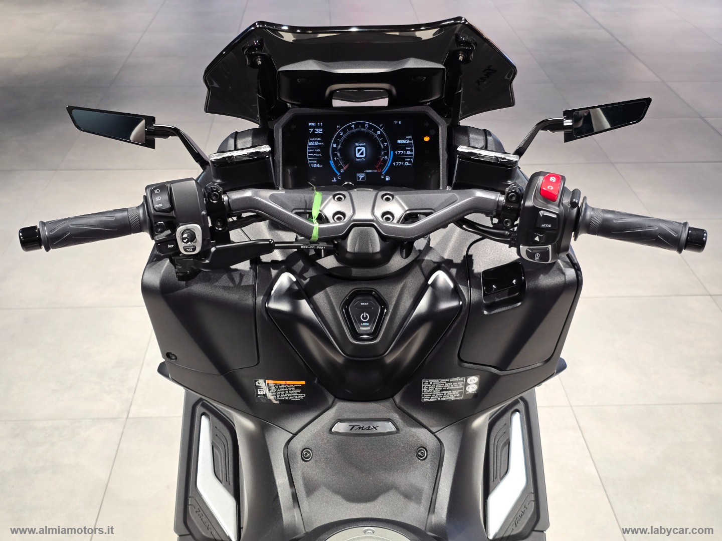 T Max 560 - immagine 8