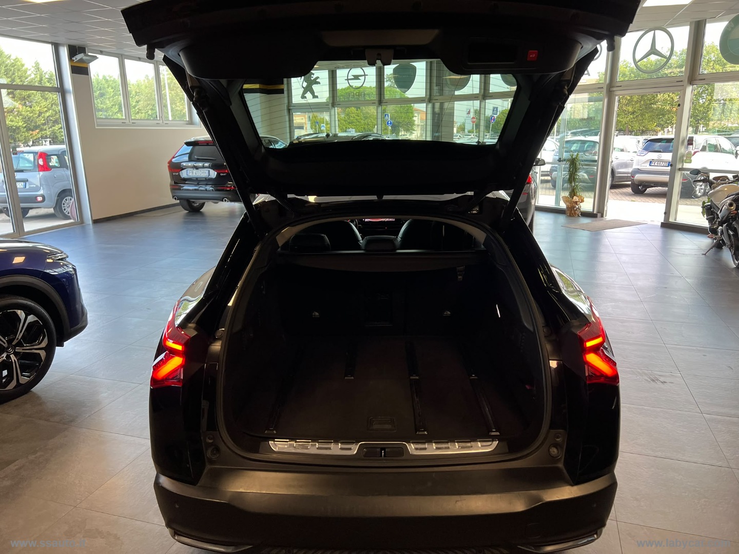 C5 X Hybrid 225 E-EAT8 Shine - immagine 8