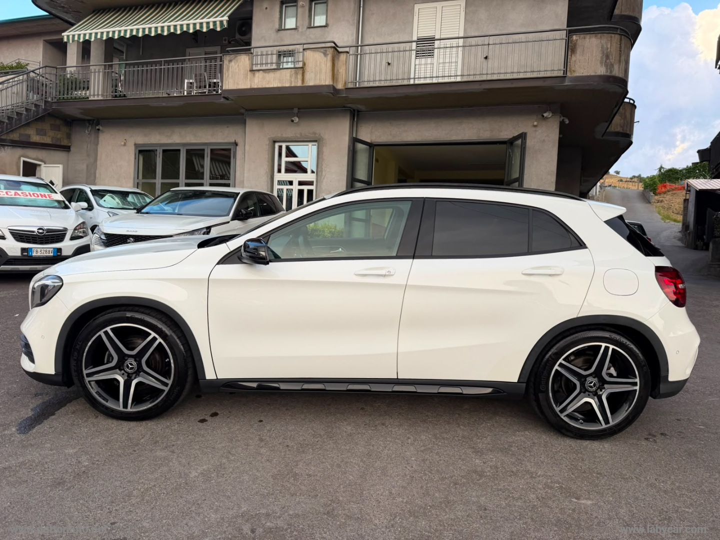 GLA 200 d Automatic 4Matic Premium - immagine 8