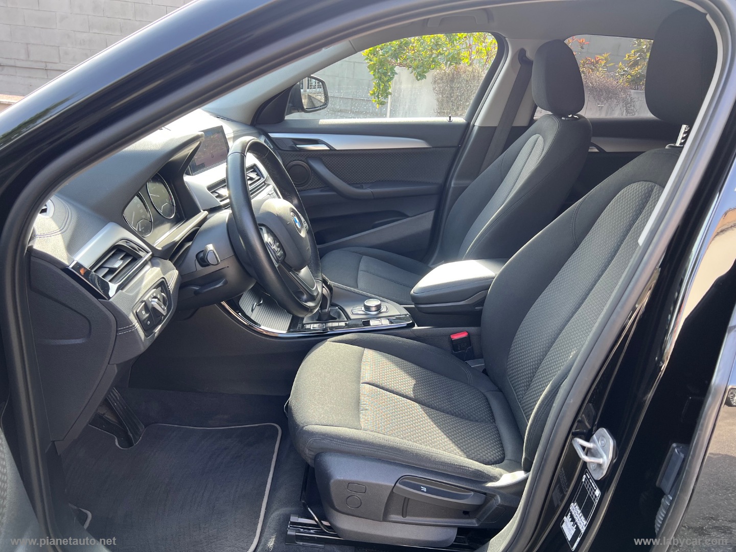 X2 xDrive18d Advantage - immagine 8