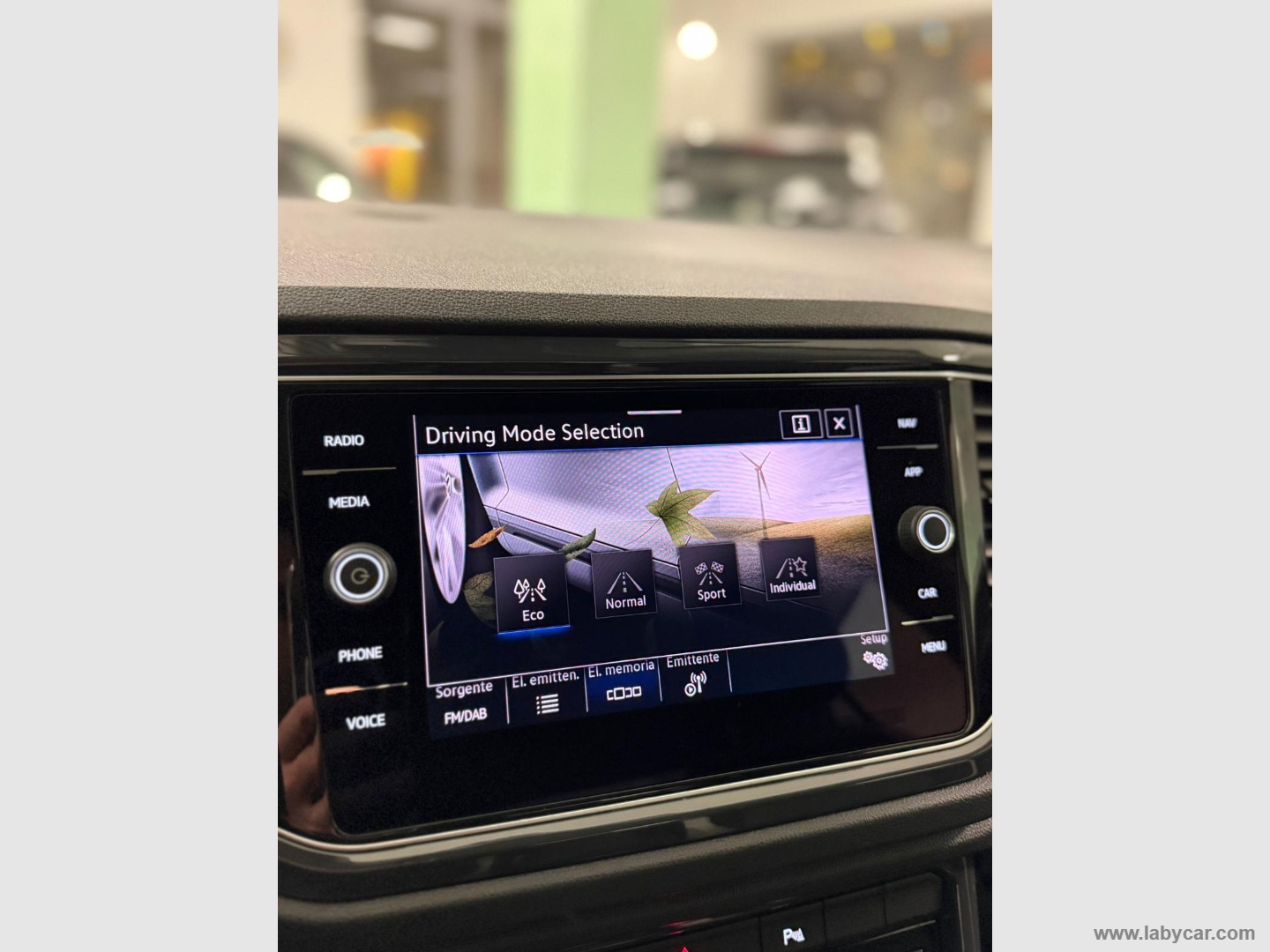 T-Roc 2.0 TDI Advanced BlueMot. Tech. - immagine 8