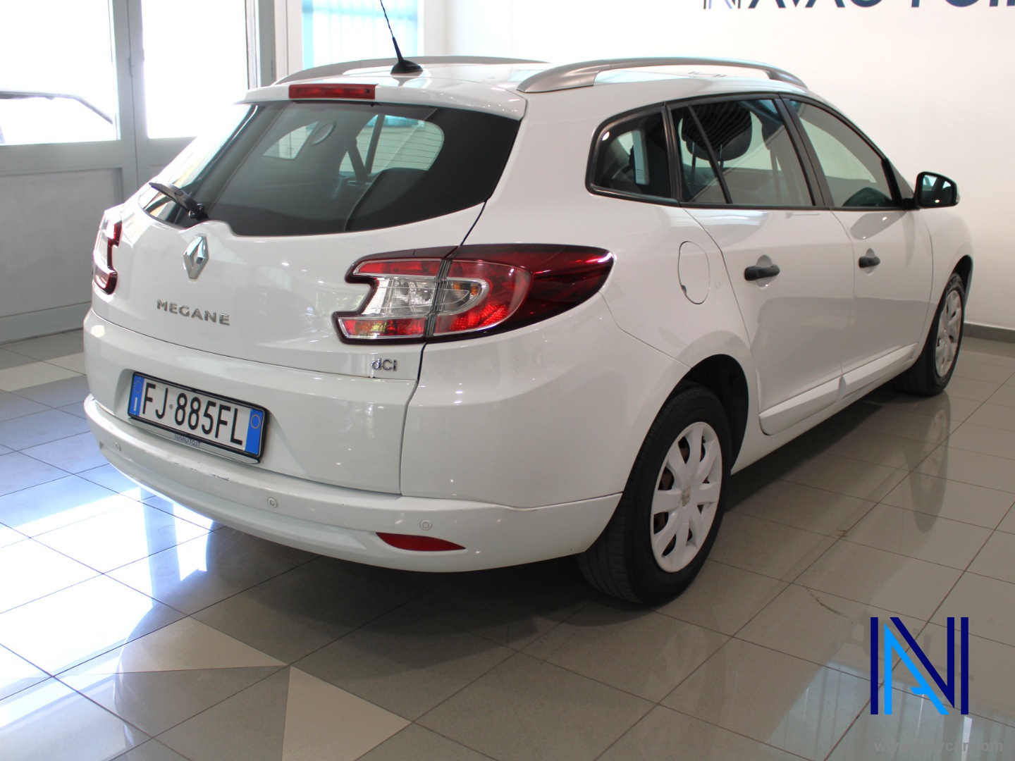 Mégane 1.5 dCi 110 CV S&S SporTour Wave - immagine 8