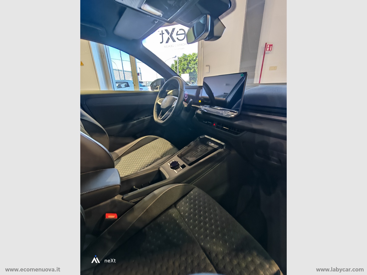 T-Roc 1.5 eTSI ACT 150 CV DSG R-Line - immagine 8