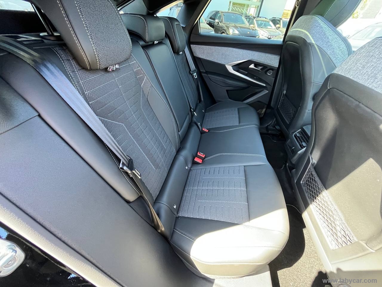 3008 Plug-in Hybrid 225 e-DCS7 GT - immagine 8