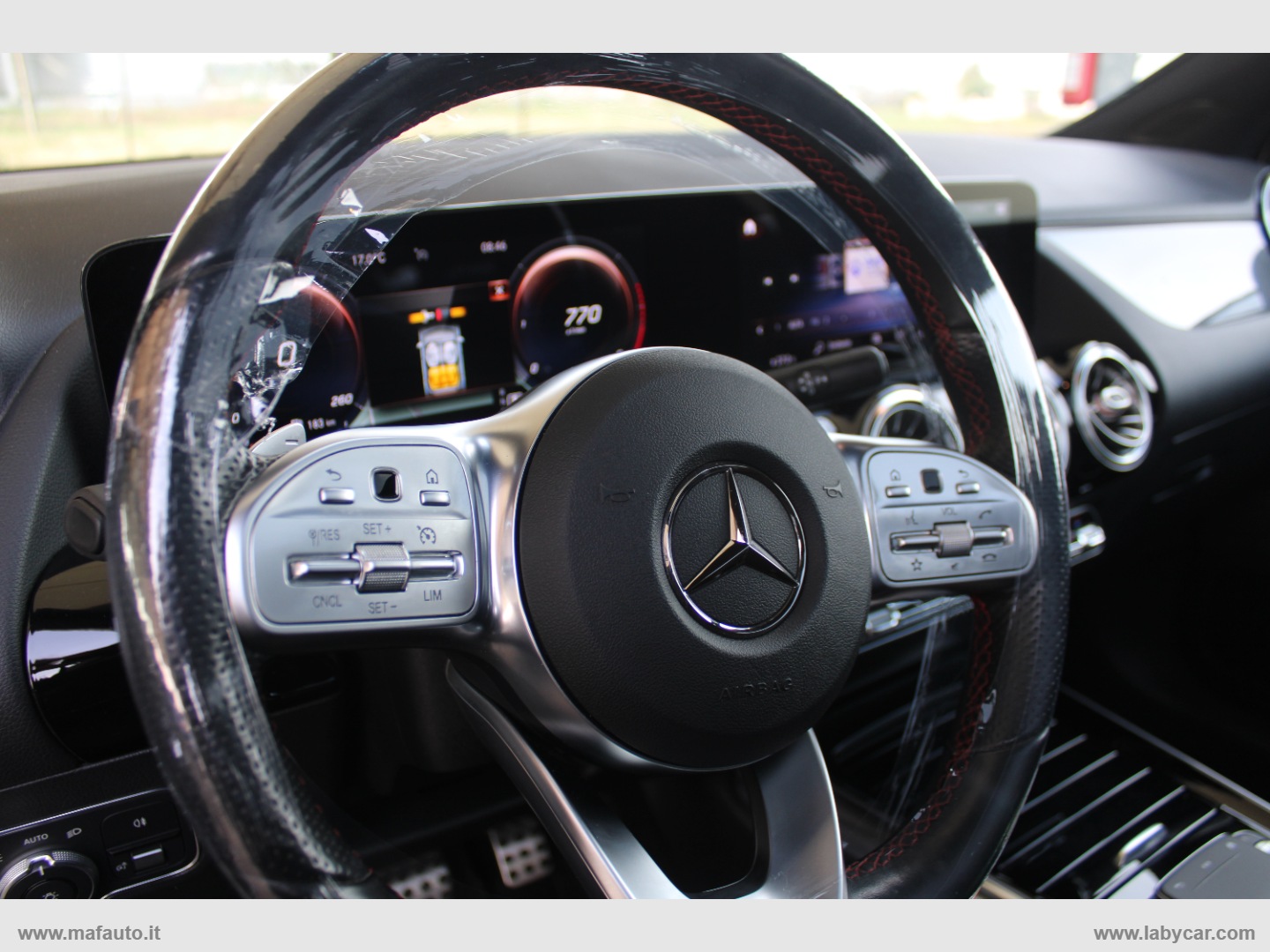 GLA 200 d Automatic AMG - immagine 9