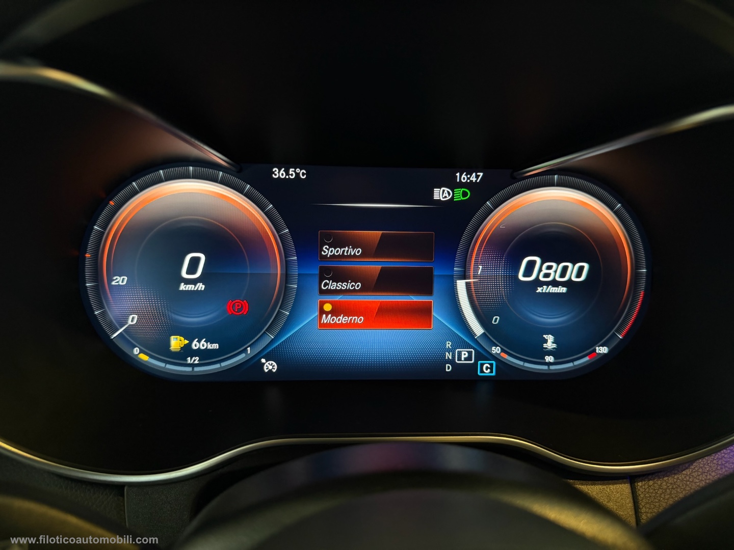 GLC 300 d 4Matic Coupé Premium Plus TETTO APRIBILE- GANCIO TRAINO - LUCI AMBIENT - immagine 9