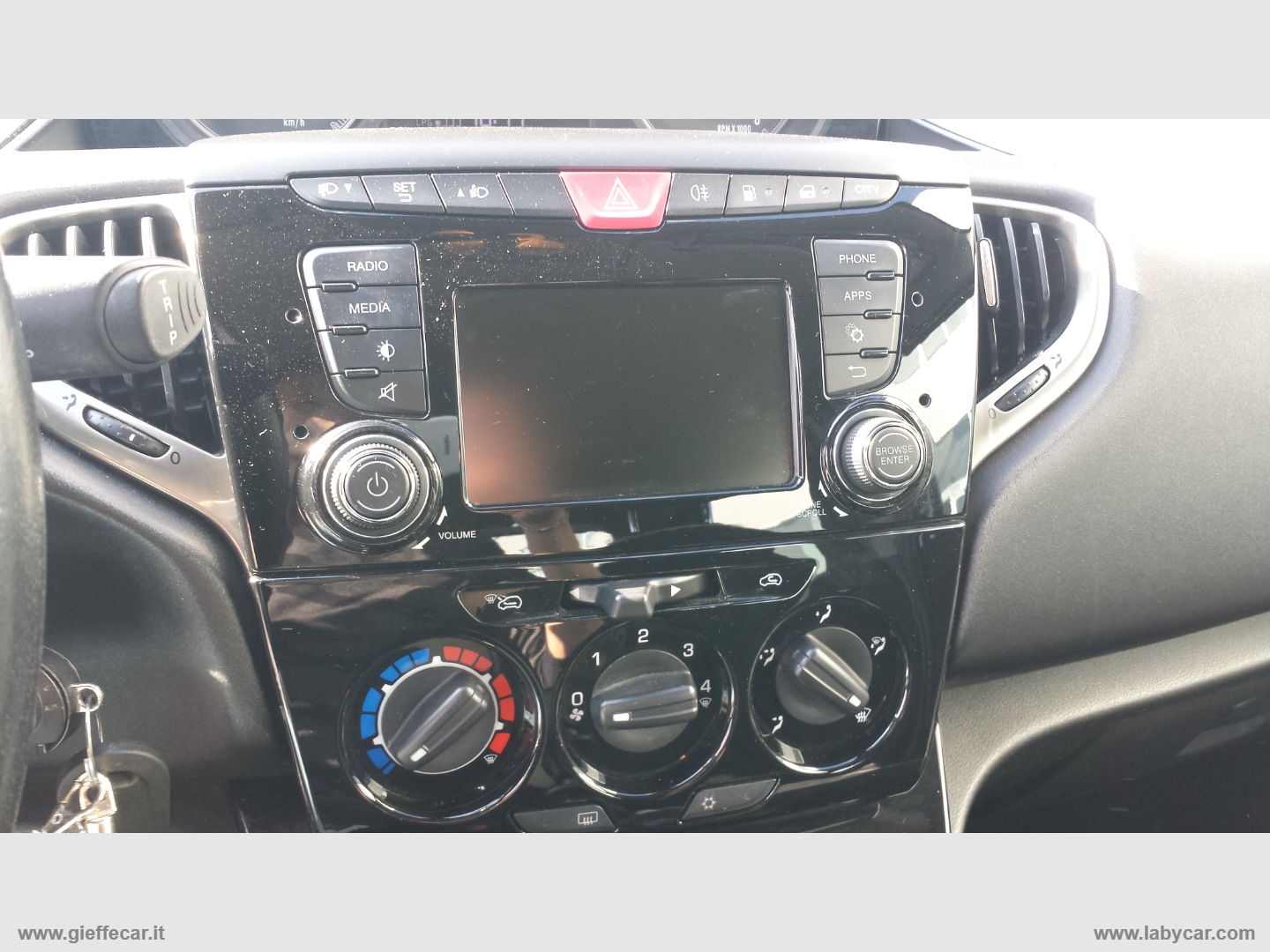 Ypsilon 1.2 69 CV 5p. GPL Ecochic Gold - immagine 9